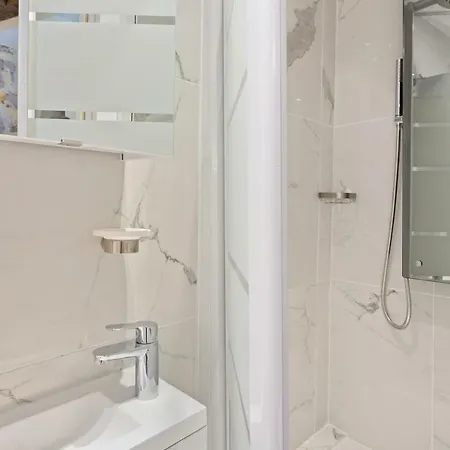 Beautiful Studio Apt In By Guestready アパート パリ