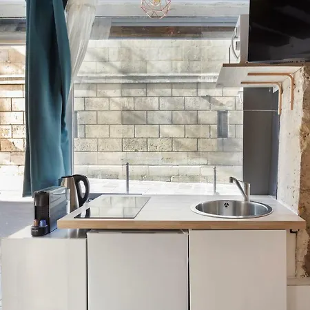 Beautiful Studio Apt In By Guestready